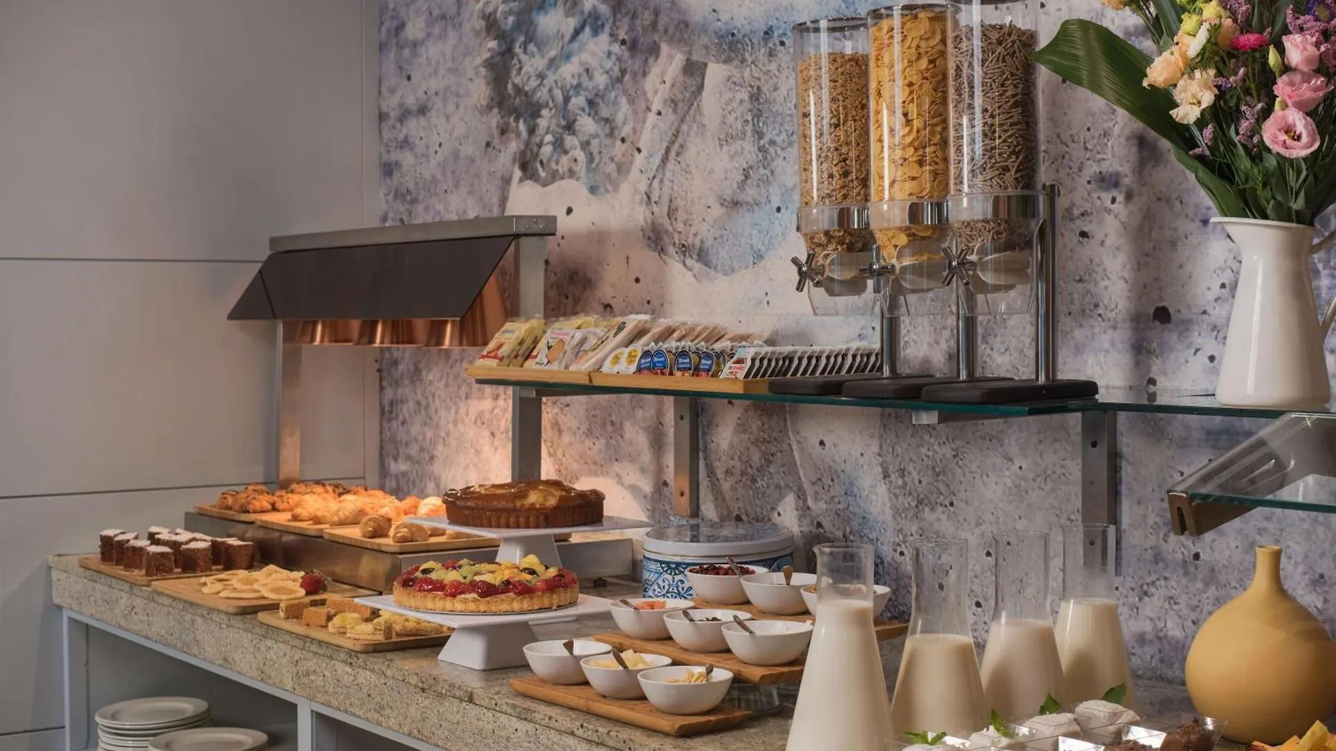 Nh Catania Centro Hotel 4*,