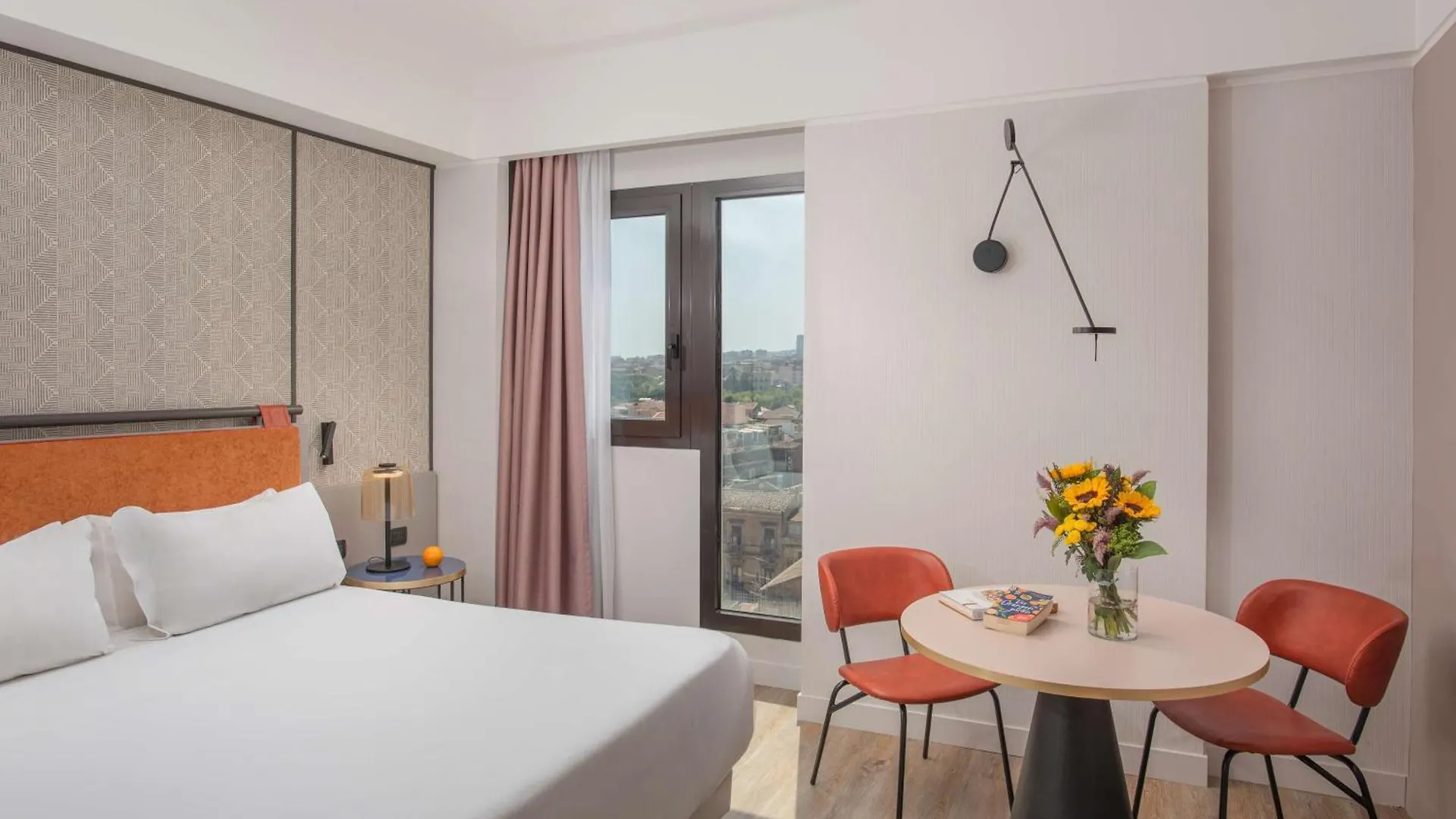 Nh Catania Centro Hotel 4*,